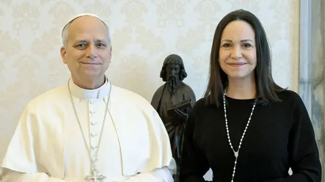 पोप लियो और मरिया कोरीना मचादो