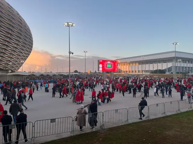 Dem wia dia national colours of red abd green star wit blaxck winter jackets