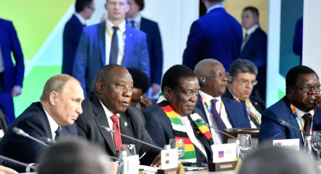 Raashiyaan uggura Ameerikaan irra keesse hordofee imala viizaa irraa bilisa biyyoota Afrikaa gara 15tti guddisuufi