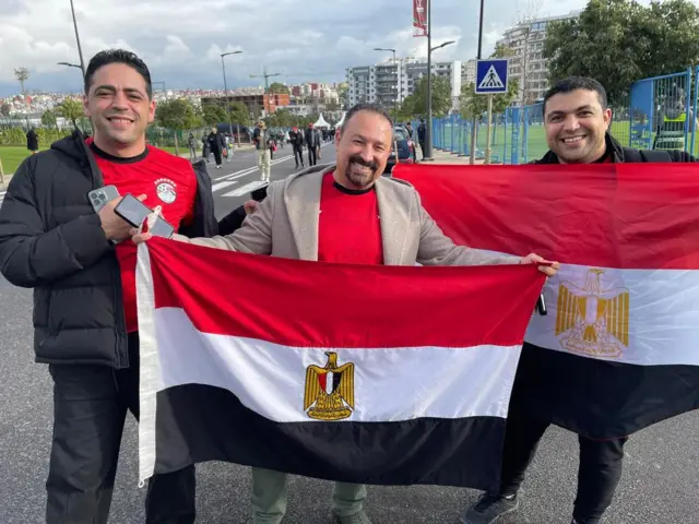 Fans of both kontris don gada for Grand Stade de Tanger Stadium