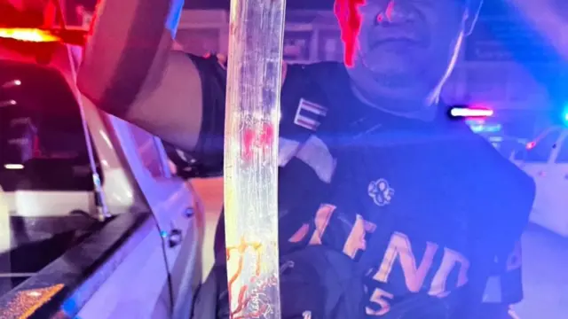 ရန်ဖြစ်ချိန်မှာ အသုံးပြုတယ်လို့ ယူဆရတဲ့ ဓား