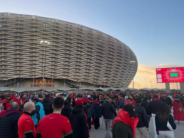 Dem wia dia national colours of red abd green star wit blaxck winter jackets