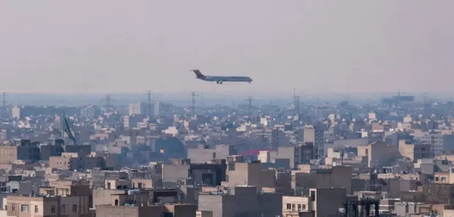 هواپیما در آسمان ایران