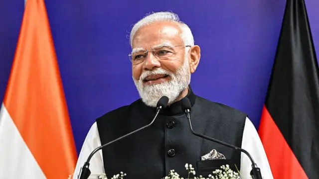 नरेंद्र मोदी