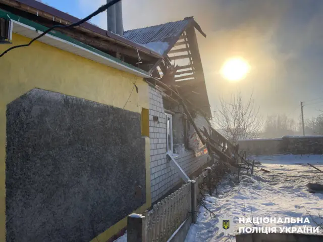 Пострадавший от атаки дом в селе