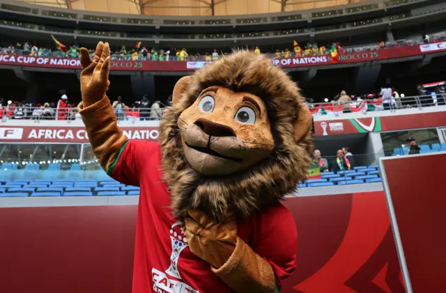 تميمة الكأس في استاد طنجة الكبير، طنجة، المغرب - 3 يناير 2026