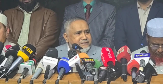 সংবাদ সম্মেলনে জামায়াতে ইসলামীর নায়েবে আমির সৈয়দ আব্দুল্লাহ মোহাম্মদ তাহের