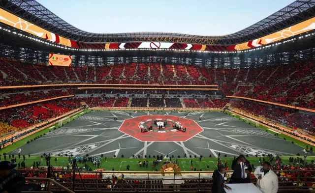 صورة عامة من داخل الملعب قبل المباراة