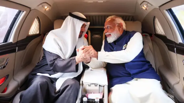 यूएई के राष्ट्रपति शेख़ मोहम्मद बिन ज़ायद अल नाहयान और भारत के पीएम मोदी
