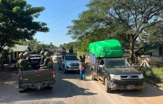 ကရင်ပြည်နယ်၊ ကော့ကရိတ်မြို့မြောက်ပိုင်း တစ်နေရာ ( ပုံဟောင်း)