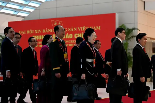 Các đại biểu tới Trung tâm Hội nghị Quốc gia để dự đại hội