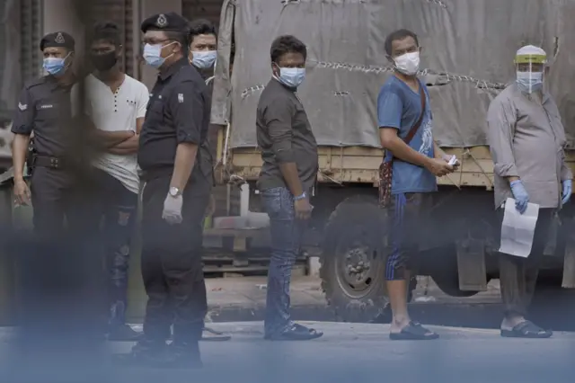 ၂၀၂၀ ခုနှစ်က မလေးရှားလဝက ဝင်ရောက်စီးနင်းမှုအတွင်း ဖမ်းဆီးခံရသူတွေ (ပုံဟောင်း)