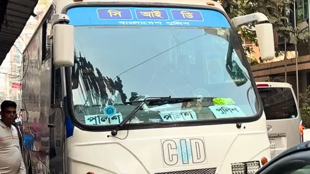 সিআইডির একটি গাড়ি