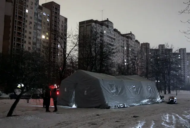 Пункт несокрушимости в Киеве: палатка около жилых домов
