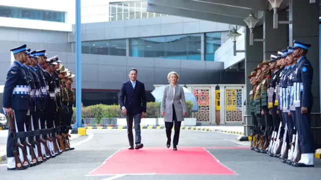 वाणिज्य और उद्योग; और इलेक्ट्रॉनिक्स और सूचना प्रौद्योगिकी राज्य मंत्री जितिन प्रसाद ने उर्सुला वॉन डेर लेयेन का स्वागत किया