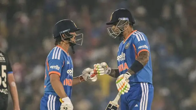 ईशान किशन और सूर्यकुमार यादव