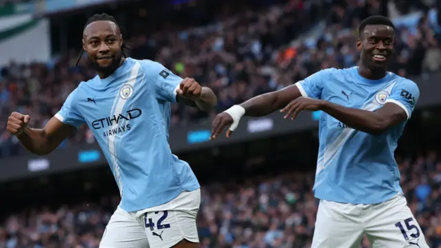 Antonii Semeniyoo fi Maark Guhii