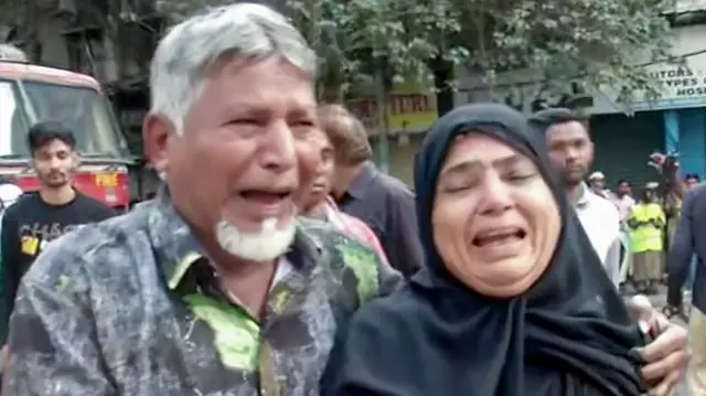 दुकान में लगी आग में फंसे एक व्यक्ति का परिवार