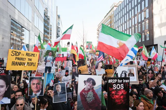 این تظاهرات بخشی از موج گسترده‌تر اعتراضات جهانی علیه دولت ایران است که نشان دهنده همبستگی با مبارزه مردم ایران برای آزادی و نمایندگی است