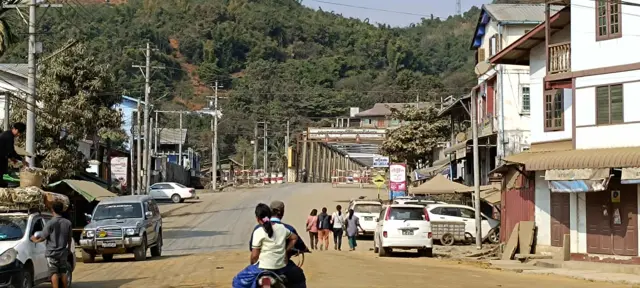 ဖားကန့်မြို့ပေါ် မြင်ကွင်း (ပုံဟောင်း)