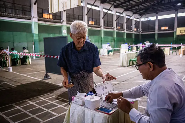 ရန်ကုန်မြို့၊ ဒဂုံမြို့နယ်မှာ ဒီနေ့ မနက်ပိုင်း မဲပေးမှုအခြေအနေ
