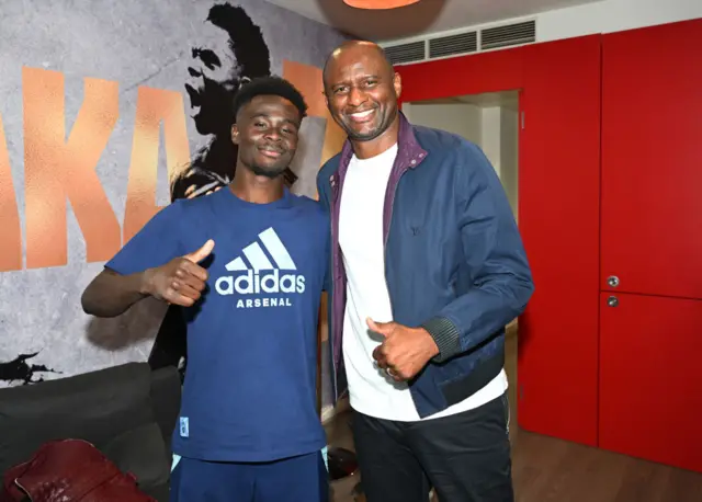 Bukaayoo Saakaa Paatirk Veeraa waliin