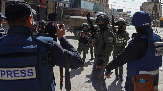 विदेशी पत्रकार इसराइली सेना के साथ ही ग़ज़ा जा सकते हैं