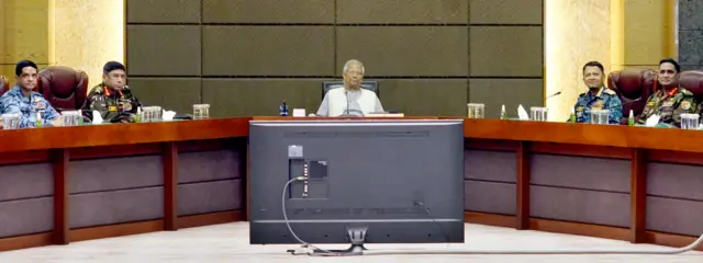 সোমবার, সেনাসদরের সেনা, নৌ ও বিমানবাহিনীর ঊর্ধ্বতন কর্মকর্তাদের সঙ্গে এক মতবিনিময় সভা