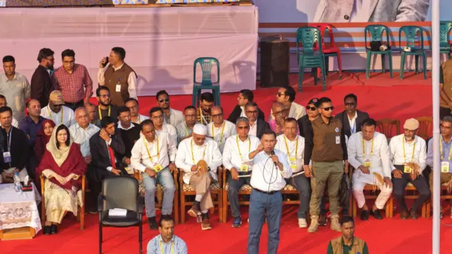 ময়মনসিংহ জেলা সার্কিট হাউজ মাঠে আয়োজিত এক নির্বাচনী জনসভায় বিএনপি চেয়ারপারসন তারেক রহমান