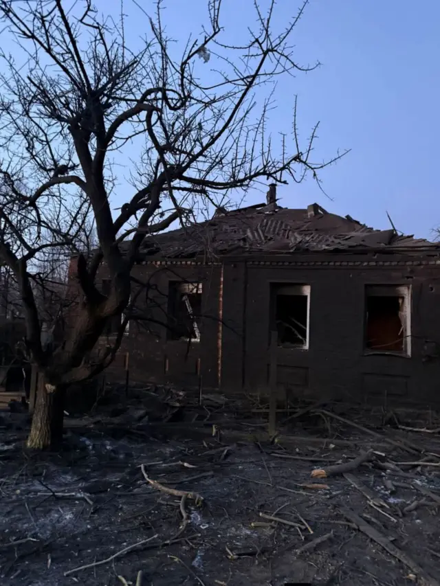 Власти опубликовали фото попавшего под удар частного дома