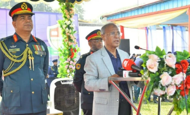 মঙ্গলবার কাশিমপুরে ৬৩তম ব্যাচ মহিলা কারারক্ষী বুনিয়াদি প্রশিক্ষণ কোর্সের সমাপনী অনুষ্ঠানে বক্তব্য দেন স্বরাষ্ট্র উপদেষ্টা জাহাঙ্গীর আলম চৌধুরী