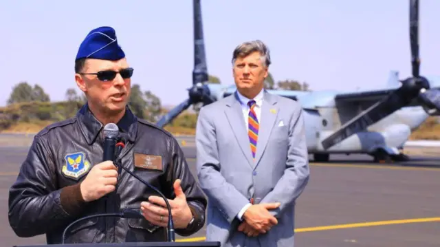 ጄነራል ዳግቪን አንደርሰን እና ምክትል የውጭ ጉዳይ ሚኒስትር ክርስቶፎር ላንዳው