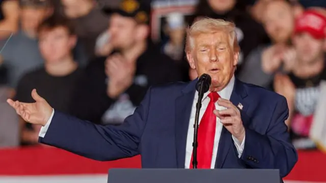 डोनाल्ड ट्रंप