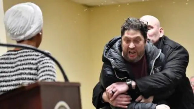 Shakkamaa Ilhaan Omaaritti waan waliin isaa hin beekamne facaase