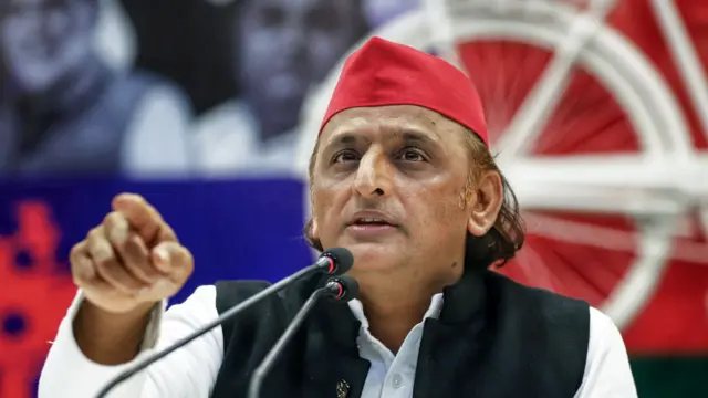 अखिलेश यादव