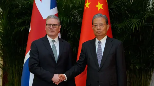 चीन पहुंचे ब्रिटेन के प्रधानमंत्री किएर स्टार्मर