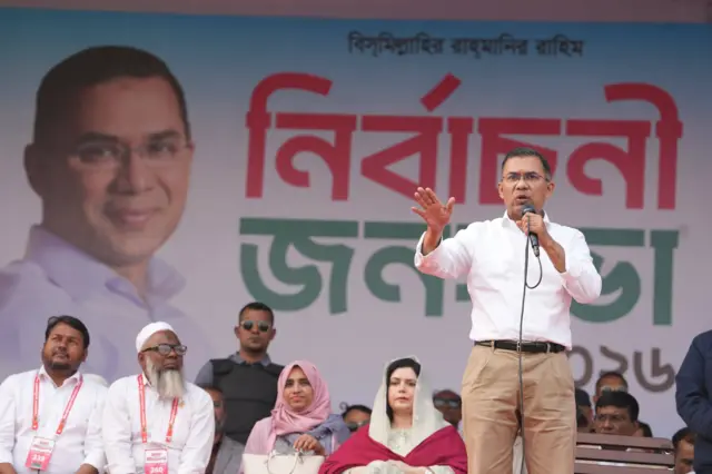 রাজশাহীর মাদরাসা মাঠে আয়োজিত নির্বাচনি জনসভায় বিএনপির চেয়ারম্যান তারেক রহমান