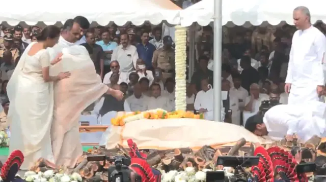 अजित पवार का अंतिम संस्कार