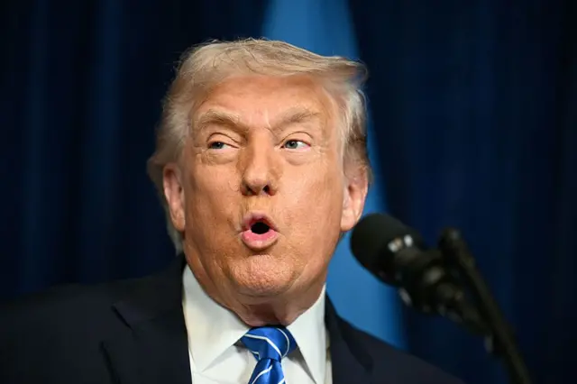 Ông Trump