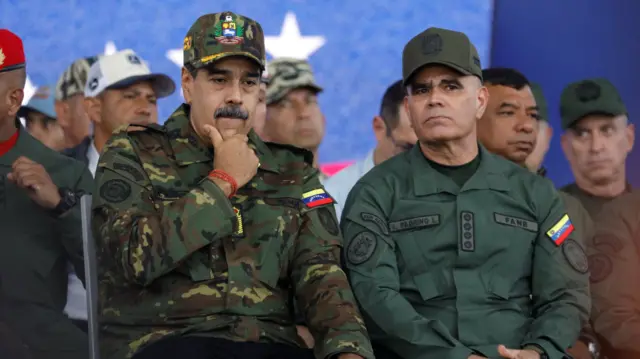 Vladimir Padrino López y Nicolás Maduro.