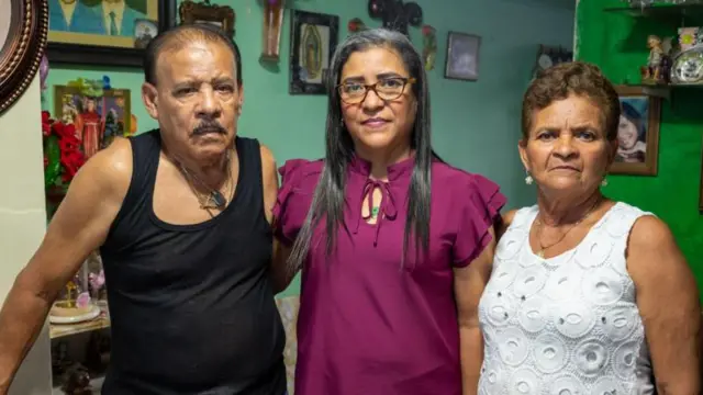 Ernesto Mendoza e Isidora Gómez com a filha, Jovana