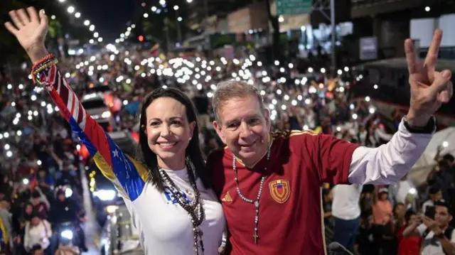María Corina Machado em foto com Edmundo González Urrutia
