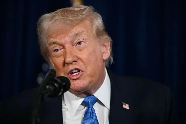 Tổng thống Mỹ Donald Trump phát biểu với báo chí tại dinh thự Mar-a-Lago của ông ở Palm Beach, bang Florida vào ngày 3/1/2026