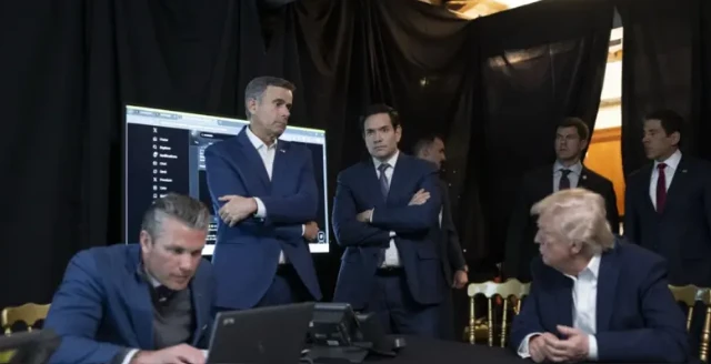 ترامب ينشر صوراً تُظهر مسؤولين أمريكيين يتابعون الغارات الجوية على فنزويلا