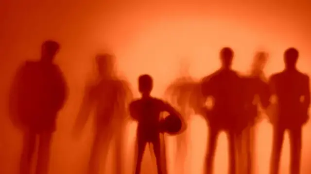 ကျောင်းတွင်းအနိုင်ကျင့်မှုနဲ့ ရန်ပွဲတွေသရုပ်ဖော်ပုံ