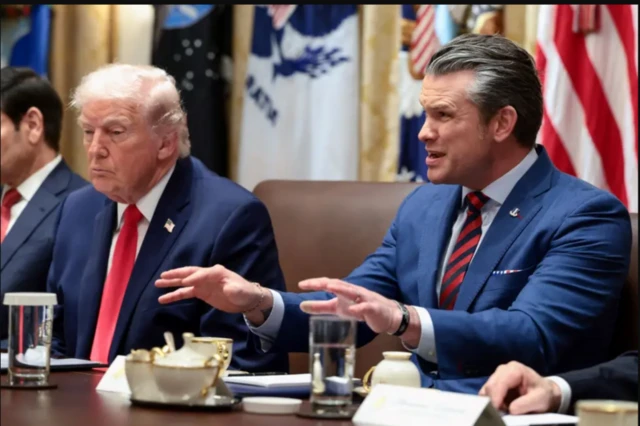 Waziri wa Ulinzi wa Marekani Pete Hegsett amekutana na Donald Trump katika kikao cha Baraza la Mawaziri la Marekani leo