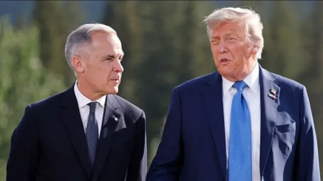 Waxaa cirka isku sii shareeraya khilaafka u dhaxeeya madaxweynaha Mareykanka Trump iyo ra'iisul wasaaraha Canada Mark Carney.