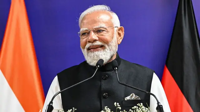 नरेंद्र मोदी