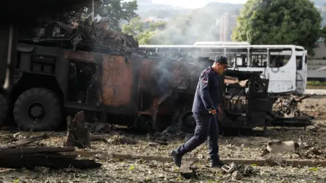 Nama wayyaa gurraacha uffatee konkolaataa aara jiru bara darbu