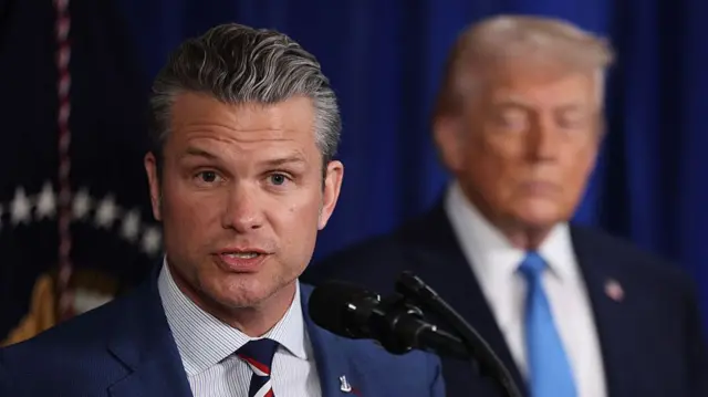 अमेरिका के रक्षा मंत्री पीट हेगसेथ
